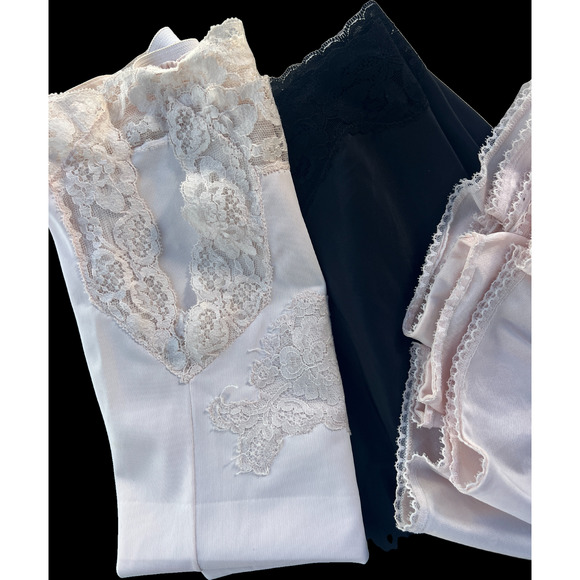 Assorted Small Vintage Slip Skirt Bundle - Picture 3 of 3